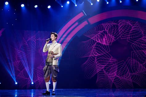 徐志贤身着泰国传统服饰 出席东盟电视周开幕式__财经头条