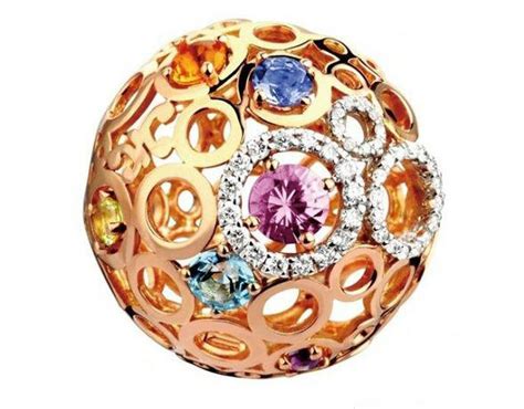 【图】完美的几何 10款圆形珠宝的永恒魅力_珍品盛视_珠宝腕表频道_VOGUE时尚网