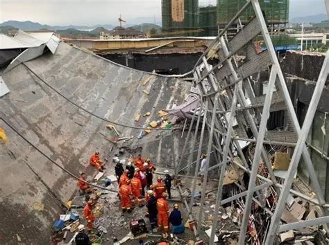黑龙江省齐齐哈尔市一中学体育馆楼顶坍塌进展：救援力量已营救8人_四川在线