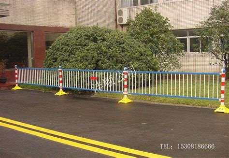 护栏厂家云纹护栏市政锌钢机非道路隔离栏中央围栏中式定制栏杆-阿里巴巴