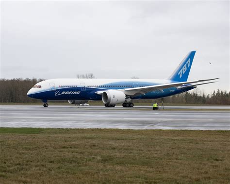 PHOTOS: First 787-9 Dreamliner in New Boeing Livery - AirlineReporter ...