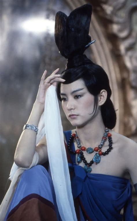 1983年，林青霞在电影《新蜀山剑侠》中扮演的仙堡堡主 - 金玉米 | 专注热门资讯视频