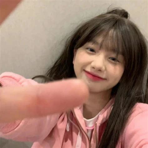 甜美女生粉色头像图片