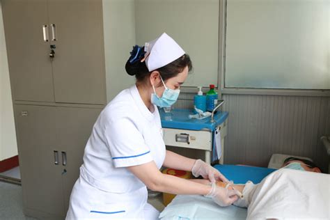 我院举办2018年第三期PICC维护专业护士培训班_山东省济宁市第一人民医院