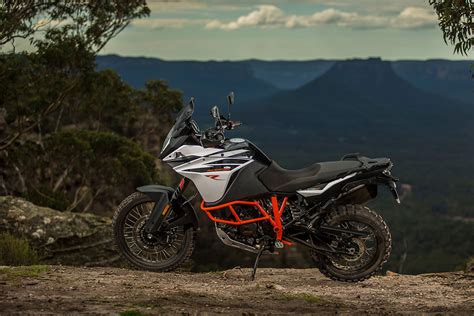 First Ride: 10 Things to Know About the KTM 1090 Adventure R - ADV Pulse