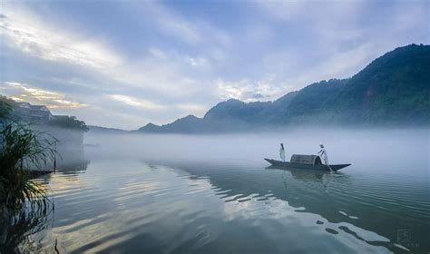 「黑白」轻舟万重山图片 「黑白」轻舟万重山图片
