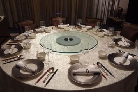 餐具摆放标准图片