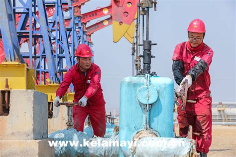 新疆克拉玛依：石油工人严寒中作业-人民图片网