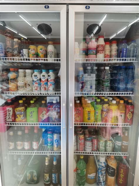 商超冰柜展示图 超市冰柜陈列效果图