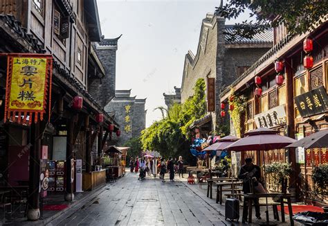武汉本地人常去美食街最有名 繁华的早点摊群20年经久不衰