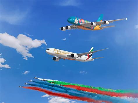 中国联航第四架城市主题彩绘飞机亮相