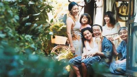 暑期档另类，《小偷家族》或许将创造日本文艺电影在华最好成绩 | 第一财经杂志