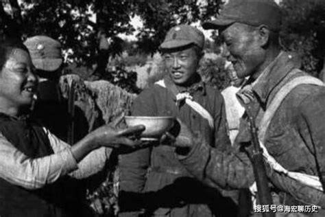 1942年，日军搜捕抗日青年，大娘舍弃亲生女儿，结果怎样？_鬼子_蔡远_姑娘