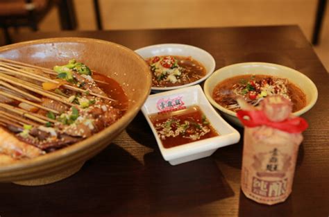 高铁29min 找到贵州最好吃的小吃王国_凤凰网