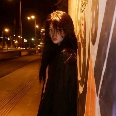 温柔气质清冷女生头像