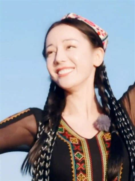 迪丽热巴•迪力木拉提，心爱的美人 新疆的石榴花惊艳了全世界