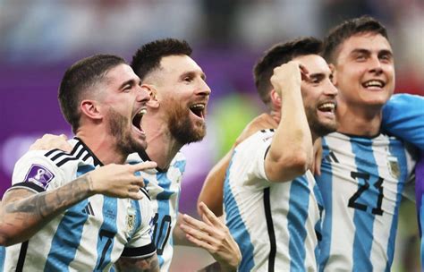 阿根廷世界杯主力阵容曝光：443出击，德保罗搭档双铁腰，梅西挑大梁
