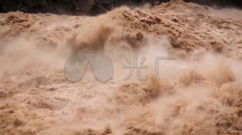 四川万源遭入汛最强降雨 洪水内涝滑坡齐发-图片频道