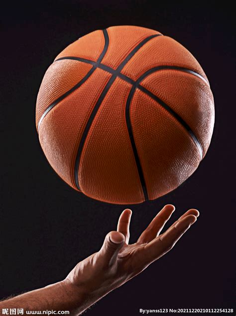 篮球运动员拿着篮球的动作图片-篮球运动员拿着篮球高飞素材-高清图片-摄影照片-寻图免费打包下载
