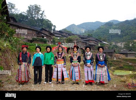 Pan Yao women in traditional costume, Fuhua Village, Tongxin, Gunbei ...