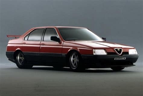 Czerwona, Alfa Romeo 164, Sedan