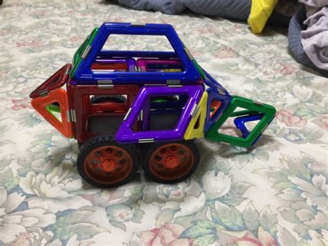 小车_学员名字磁力片搭建亲子益智积木玩具游戏造型作品-机变酷卡