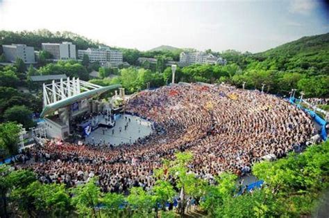 大学生们的狂欢！韩国2018年校庆时间出炉！今年有哪些明星走进校园？