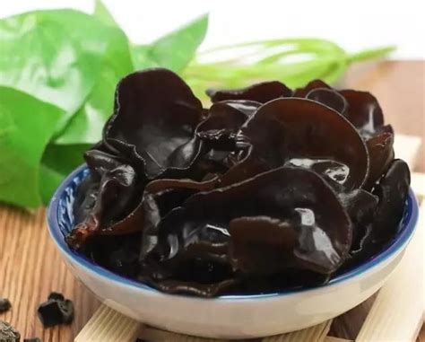 月子吃黑木耳可以么