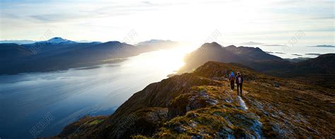 登山图片励志壁纸