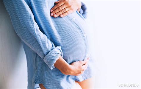 怀孕中后期肚子发紧发硬是怎么回事