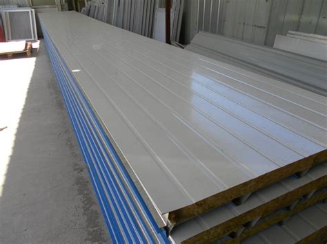 彩钢岩棉复合板是什么 彩钢岩棉复合板材质价格