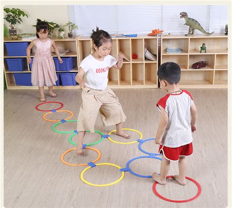 小班幼儿户外自制玩具