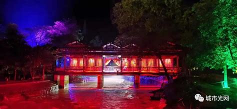 夜游绶溪-写景作文250字(共计10则)