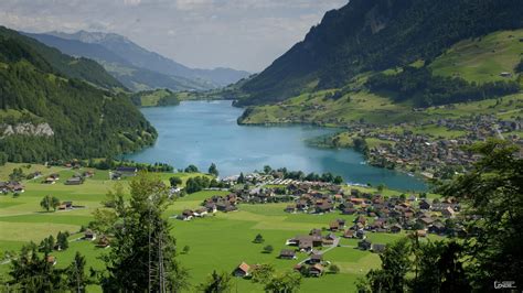 我很向往瑞士.百度瑞士图上面那些真的是瑞士吗.看起来像假的.真的那么美的风景的城市马....求助..