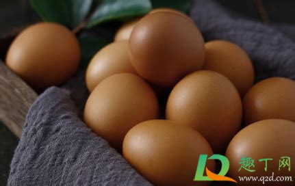 我学会了区分生熟鸡蛋_有趣的一件事作文700字[共7篇]