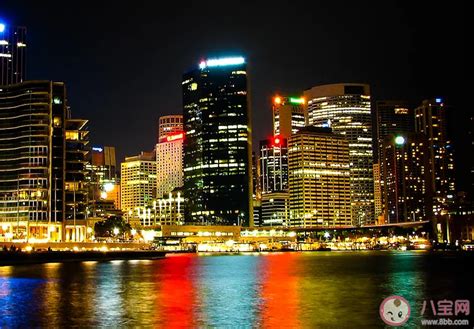 城市的夜晚很安静句子