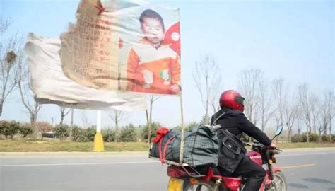 说走就走，他骑上摩托车去西藏