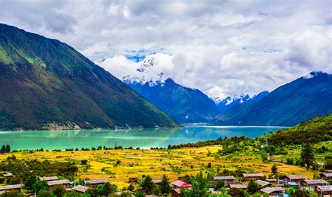 巴松措风景区怎么样