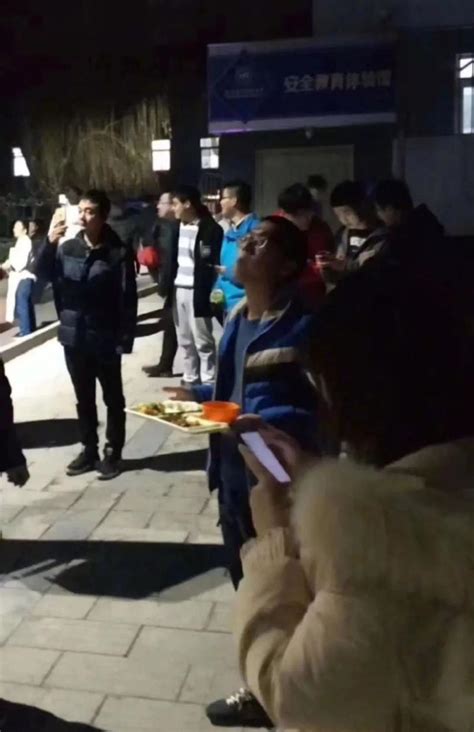 西华大学食堂着火是怎么回事