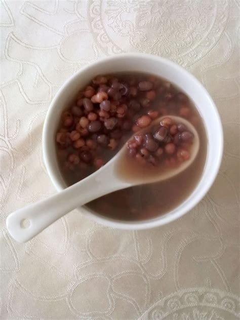 哺乳期可以喝红豆薏米水吗