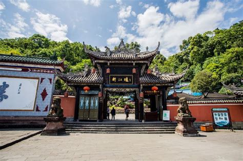求:昆明以及周边旅游景点推荐