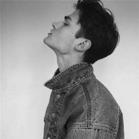 17岁男生该发什么成熟的说说