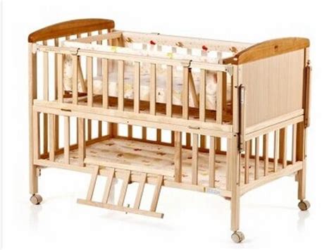 婴儿床怎么组装成桌子