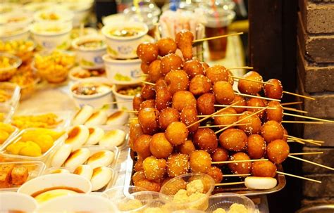 下个月要去成都旅游,成都有哪些美食一定不能错过?