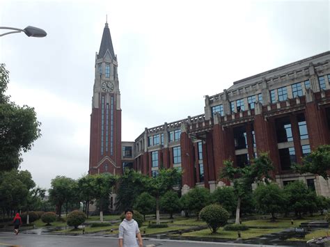 上海华东政法大学的位置