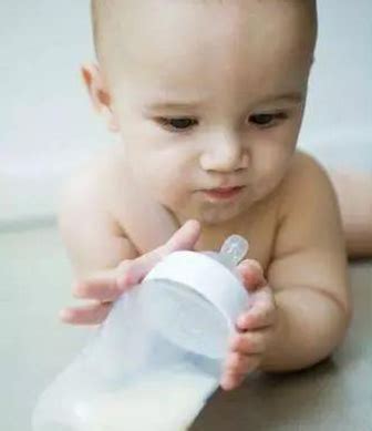 宝宝不小心喝了变质的母乳