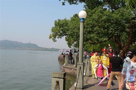 游西湖-写景作文400字（推荐4篇）