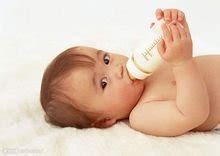 新生儿适合喝什么奶粉