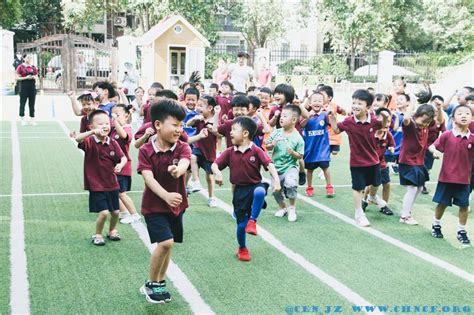 如何在运动中提高宝宝创造性