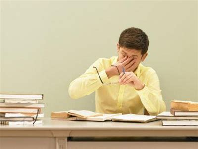 老人经常犯困是怎么回事